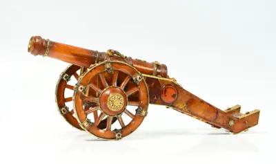 Dzięki wsparciu lotniska do Gdańska wraca unikatowa bursztynowa armatka