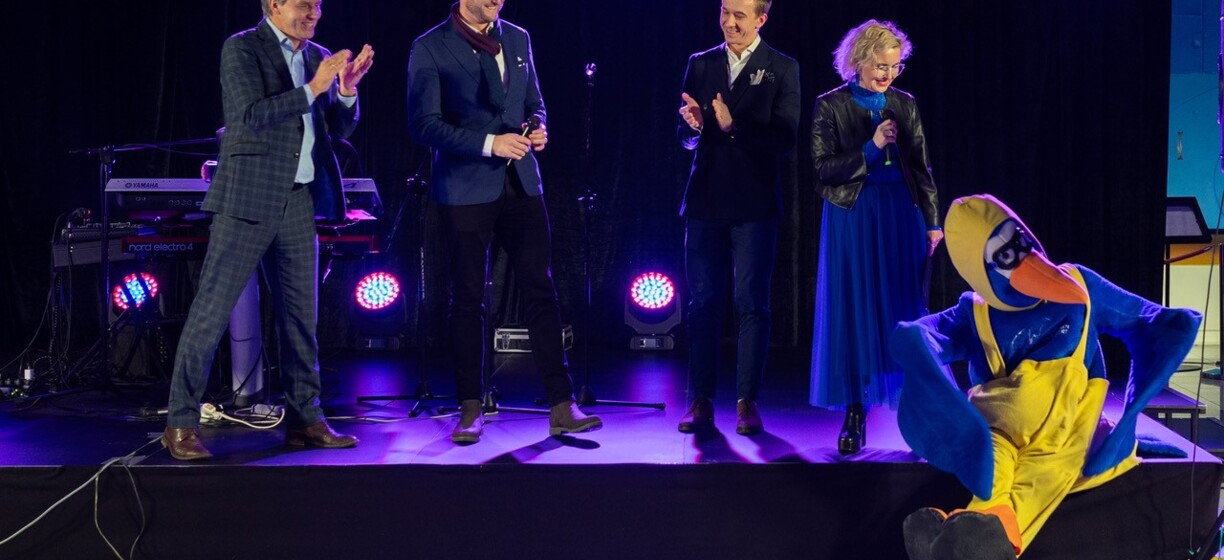 3_9d8826cd3aa29f8383431d14badc3b