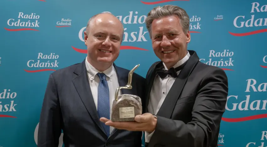 4930e49df3c602791a452a82948276